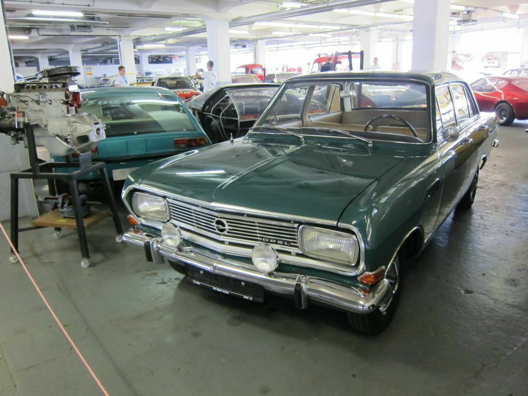 Der Stammplatz des Herberger-Rekord in Opels Klassik-Sammlung