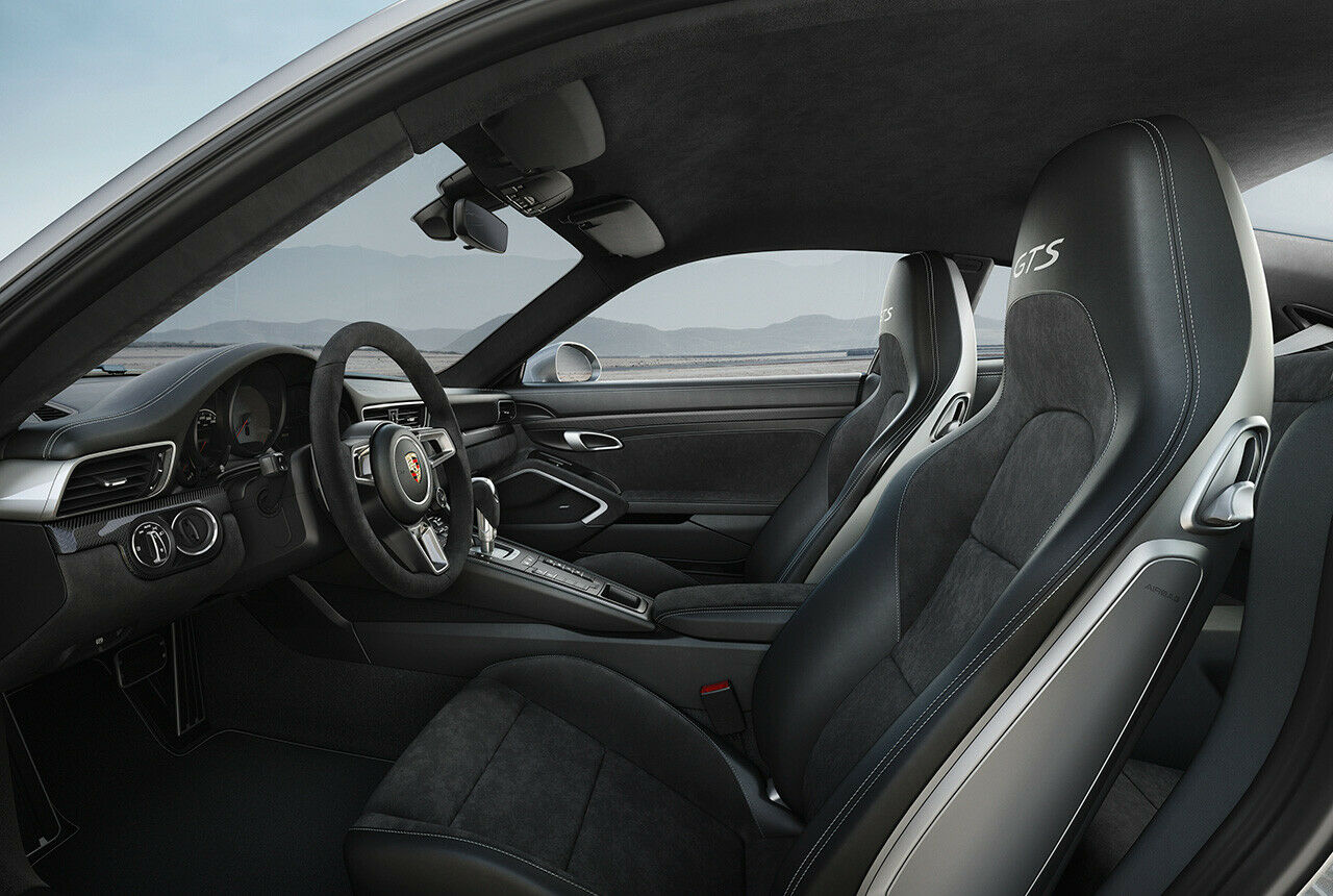Sportsitze mit Alcantara-Bezug im 911 GTS