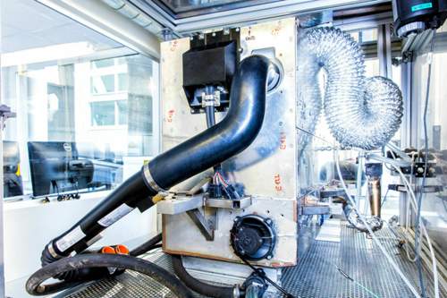 Noch ein Prototyp: Dieses Gerät soll bald in Autos Ethanol in Wasserstoff und Wasserstoff in Strom umwandeln