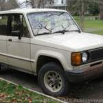 Isuzu-trooper-1