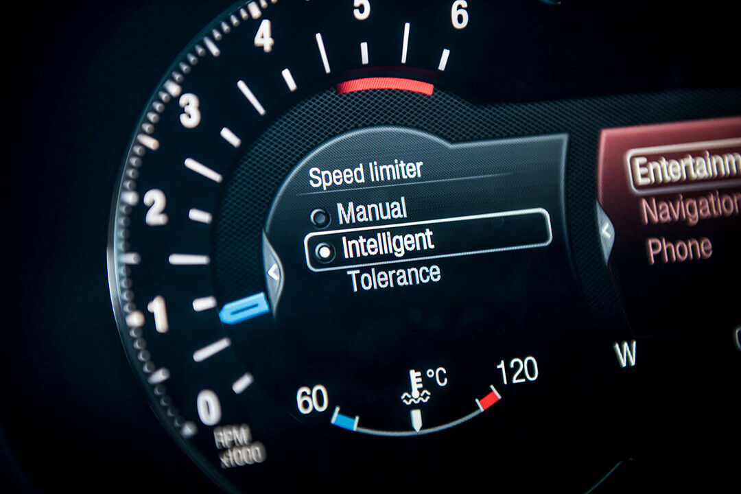 Der intelligente Geschwindigkeitsbegrenzer sorgt dafür, dass Ford-Fahrer nie wieder ein Knöllchen bekommen