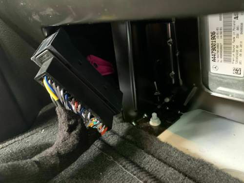 OEM Stecker an mitgelieferte Kabelweiche.jpg