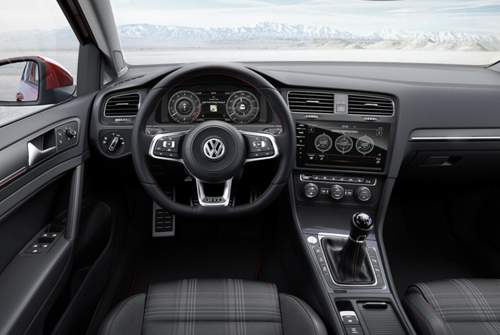 Nur echt mit Karomuster: Der Innenraum des Volkswagen Golf VII GTI