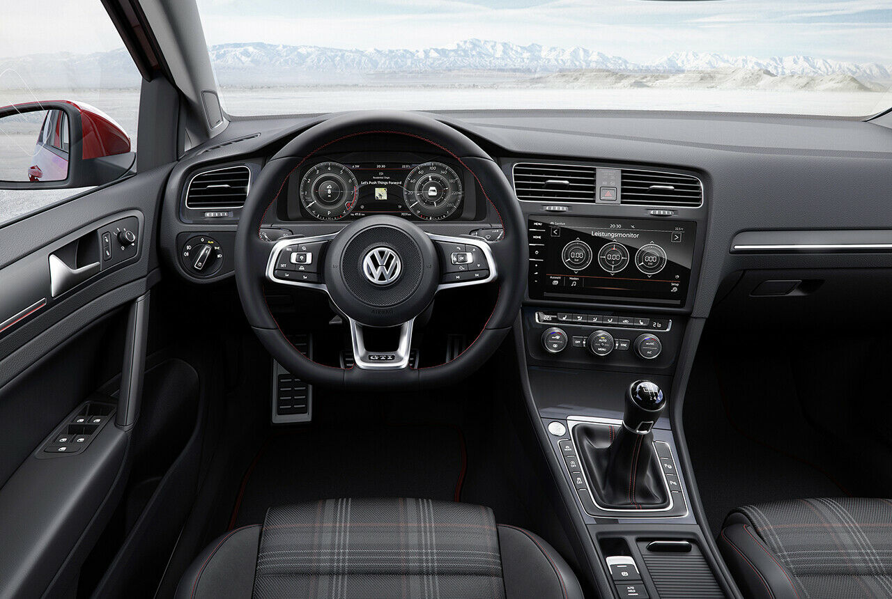 Nur echt mit Karomuster: Der Innenraum des Volkswagen Golf VII GTI