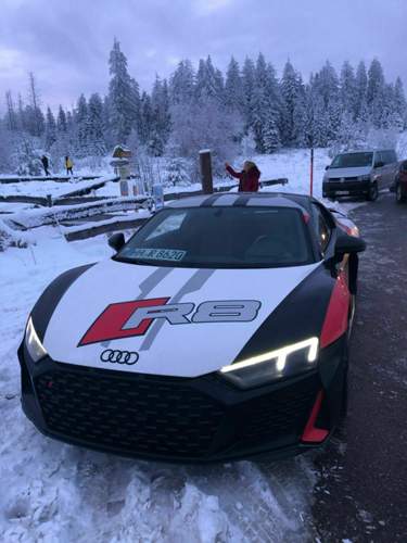 R8 vorne.jpg