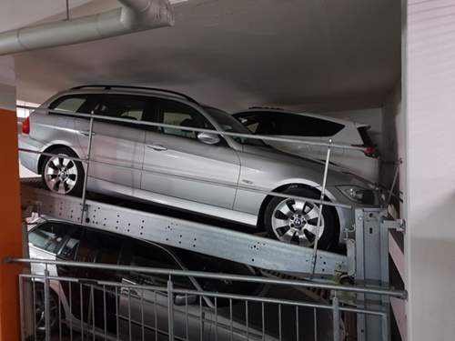 Duplexparker BMW E91 und Toyota RAV4