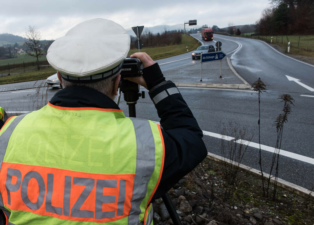 Illegale Autorennen: Am ersten Weihnachtsfeiertag rasten Schweizer über die Autobahn A5 (Symbolfoto)