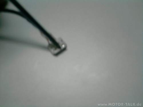 03-kontakte-aus-dem-stecker-loesen