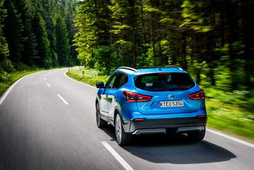 Das Facelift des Nissan Qashqai unterscheidet sich am Heck vor allem durch geänderte Rückleuchten vom bisherigen Modell