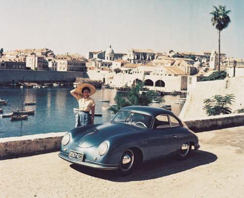 Der Porsche 356 wird ab 1950 in Zuffenhausen in Serie produziert. Zuvor gab es 50 in Handarbeit gefertigte Modelle