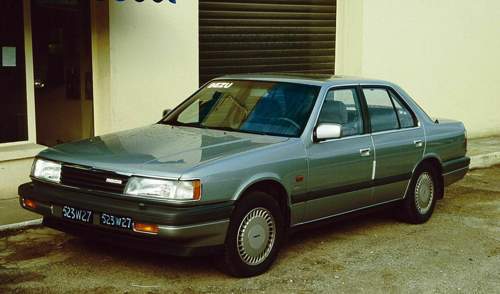 1200px-mazda-929-central-france