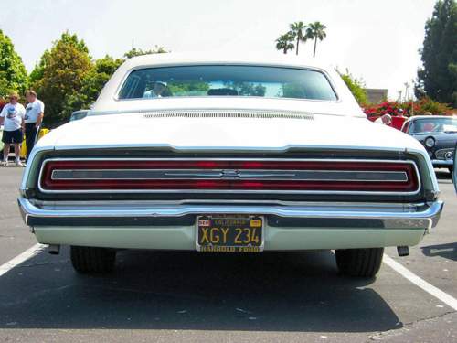 1968_Diamond_Green_Ford_Thunderbird_Fordor_rear.jpg