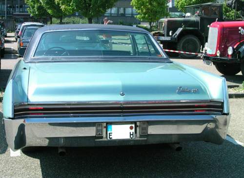 Buick_Electra_225_Coup?_1966_1.jpg