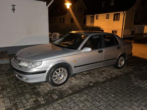 Das Fahrzeug im ganzen;)