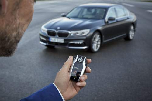 Mit diesem Schlüssel können 7er-Fahrer ihr Auto ab 2016 einparken - ohne darin zu sitzen