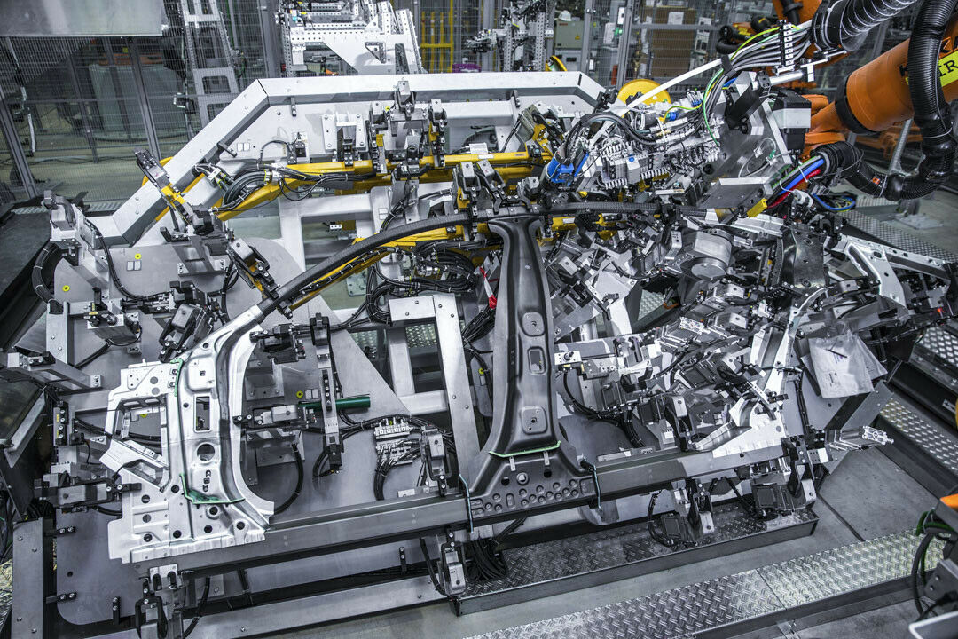 Fertigung der 7er-Karosserie: BMW kombiniert als einziger Hersteller Stahl, Aluminium und Carbon