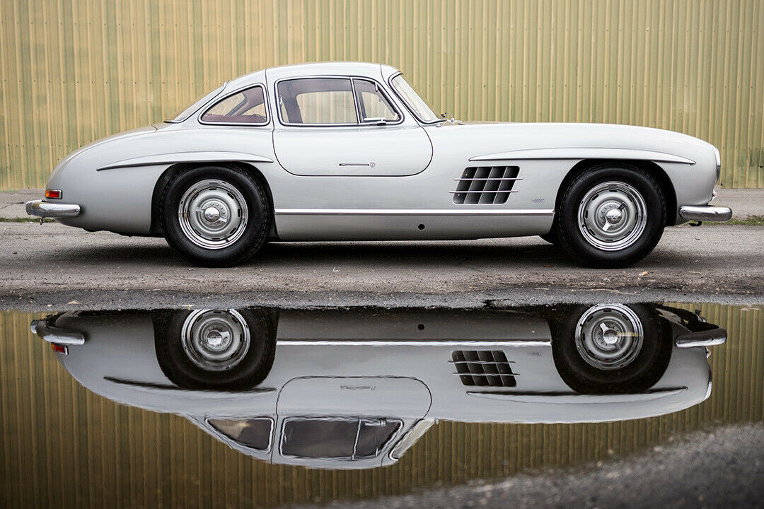 Mercedes 300 SL Flügeltürer mit Aluminium-Karosserie und Felgen aus dem Originalzubehör