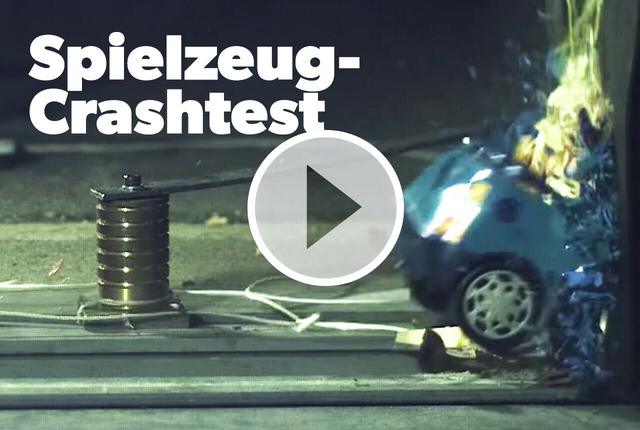 Über die Sicherheit von Spielzeug -und Modellautos beim Frontalcrash ist zu wenig bekannt. Deshalb fuhr die ein Schweizer Institut mit 200 km/h gegen die Wand. Oder doch nur zum Spaß