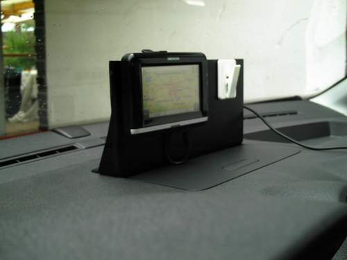 2-navihalter-mit-klammer
