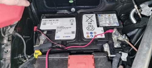 Batterie darunter