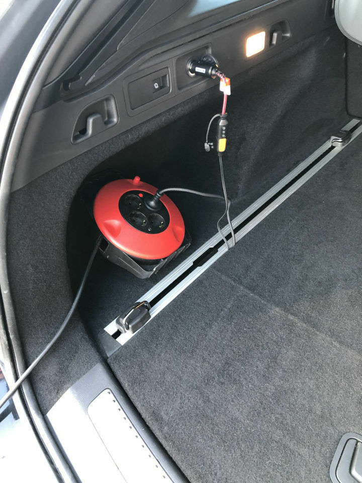 Batterieladegerät fest installieren