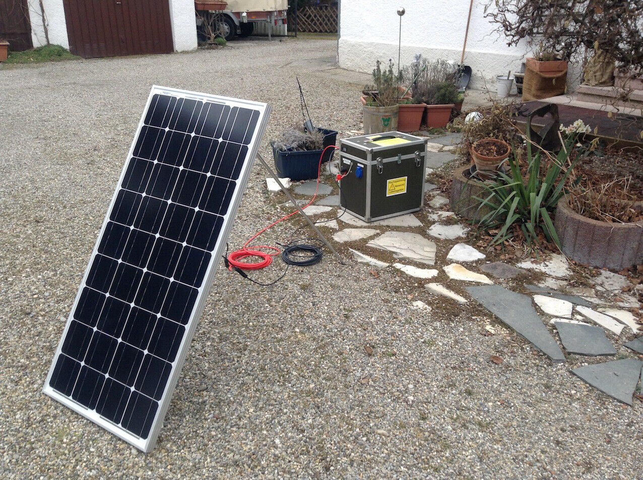 Batterieladung und Solar im Wohnwagen