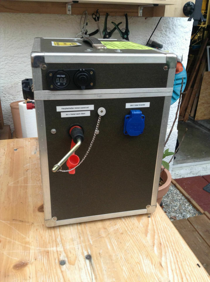 Batterieladung und Solar im Wohnwagen