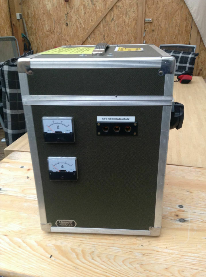 Batterieladung und Solar im Wohnwagen