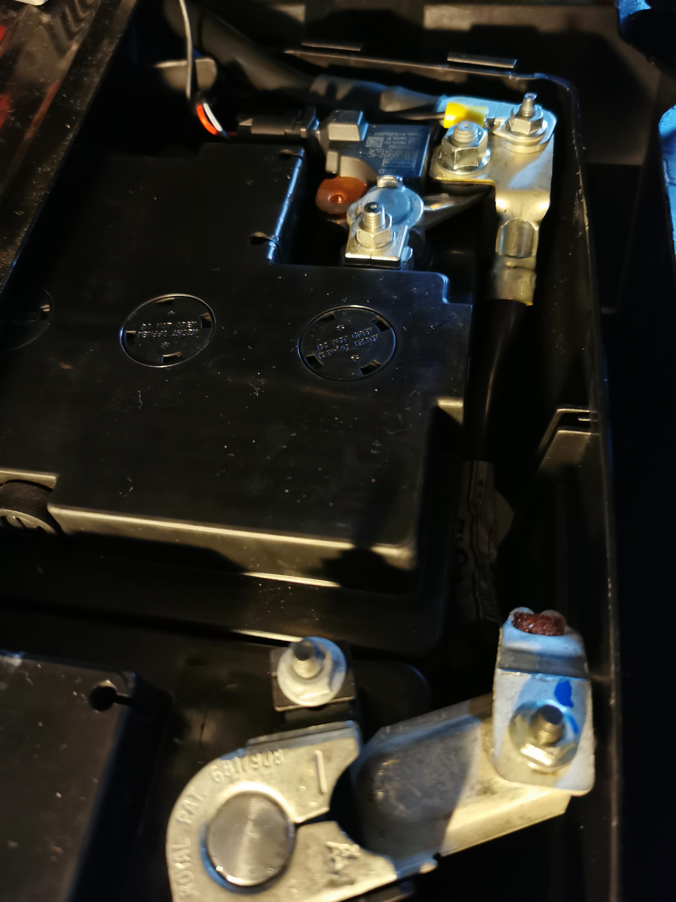 Batterien laden Ford Tourneo Custom
