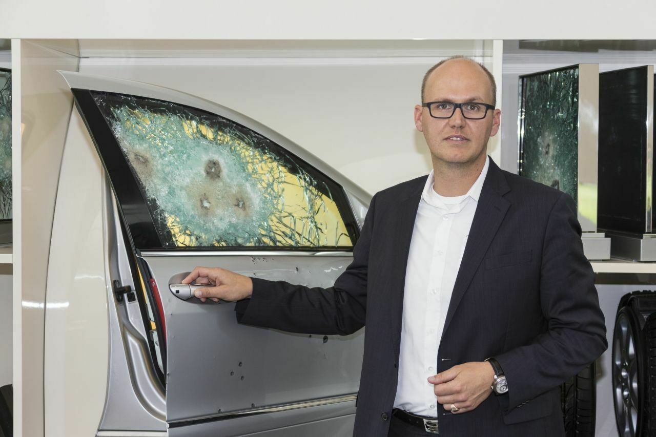 Daimler-Produktmanager Markus Nast verdient sein Geld mit der Angst wohlhabender und prominenter Menschen vor Terror und Verbrechen