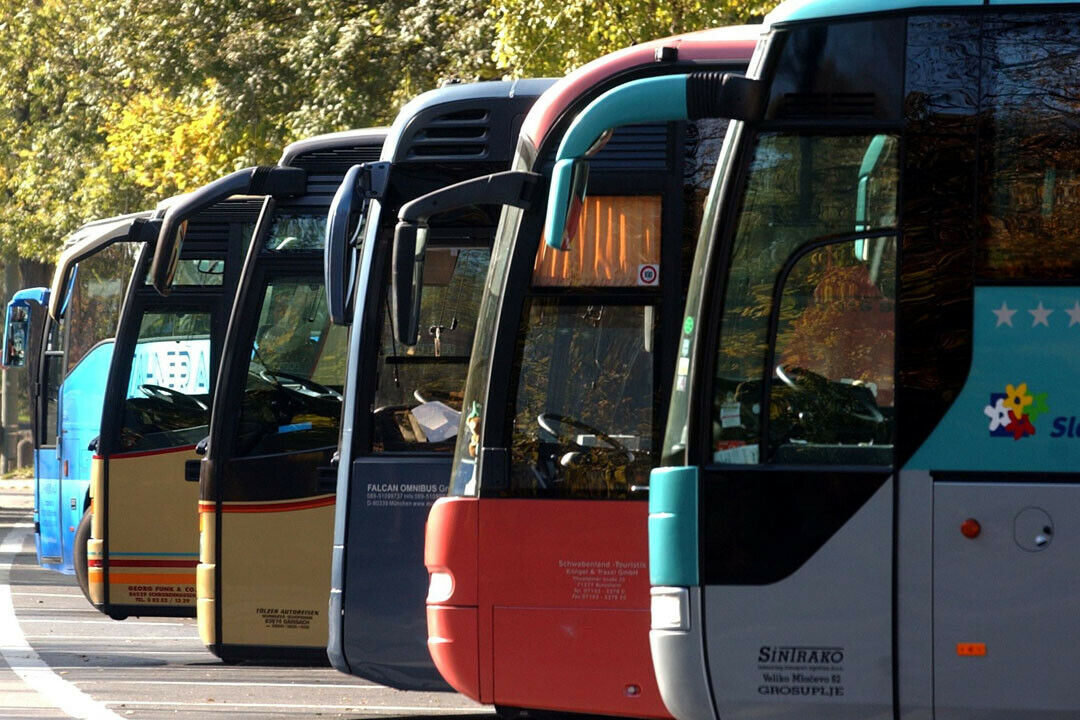 Nur 0,1 Prozent der deutschen Busse wurden bei der TÜV-Prüfung aus dem Verkehr gezogen. Die Mehrzahl bestand die Untersuchung beim ersten Mal