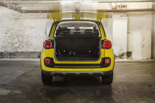 In den Kofferraum des Fiat 500L Trekking passen maximal 1.310 Liter