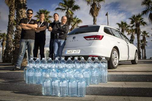 Vier MOTOR-TALKer, 46 Flaschen und der Seat Leon ST