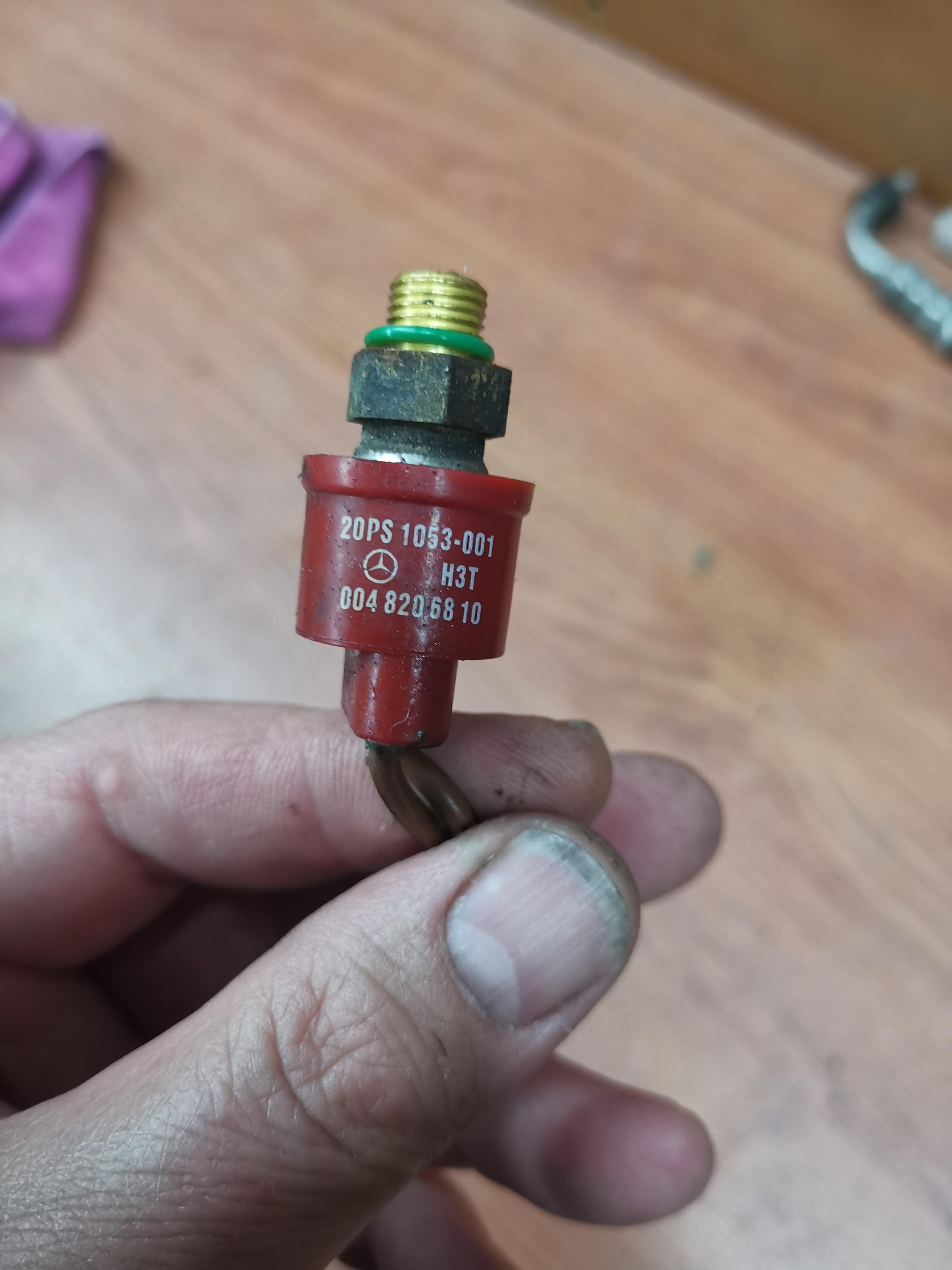 Bei welchen Bedingungen müssen die beiden Zusatzlüfter (Klima) angehen?