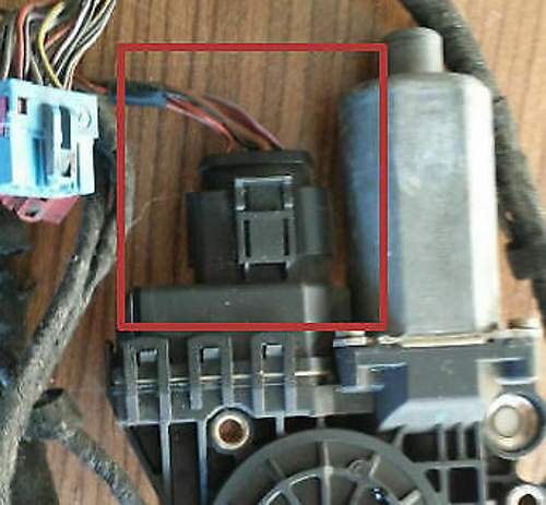 Kabel angeschlossen am eFH Motor