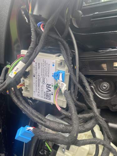Blauer Kabel an Steuergerät Auto