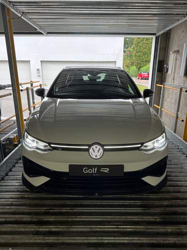 Beleuchtetes VW Logo.jpg