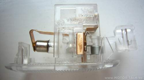 Passat-3bg-handschuhfach-beleuchtung-feder-3
