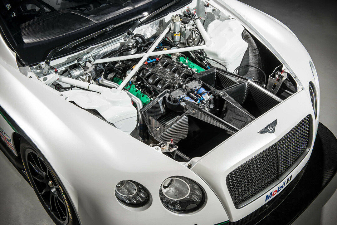 Unter der Haube steckt ein 4,0 Liter großer V8