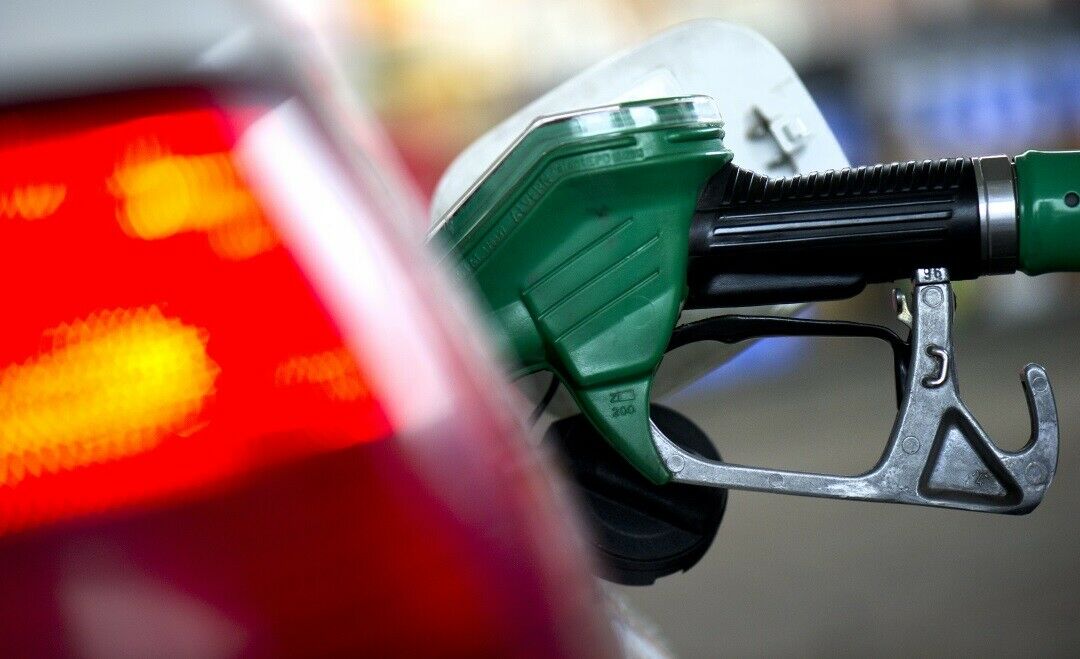 Die Preise für Kraftstoff werden wohl auch 2016 günstig bleiben