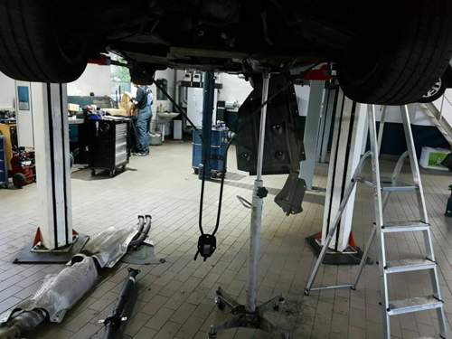 Unterm Auto