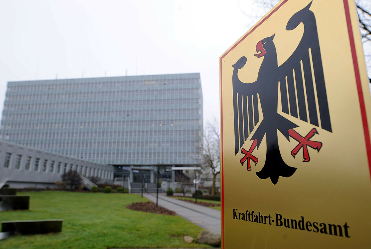 Das KBA beanstandet, VW habe zu geringe Werte für den CO2-Ausstoß beim T6 angegeben