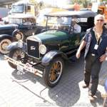 Nr33 vor Nr 44 Ford A Roadster 1930