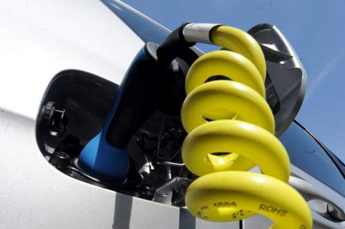 Die Stückzahl reiner Stromer und Hybrid-Modelle ist bisher zu gering