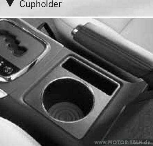 W245-vormopf-cupholder-mit-ablagefach-in-mittelkonsole