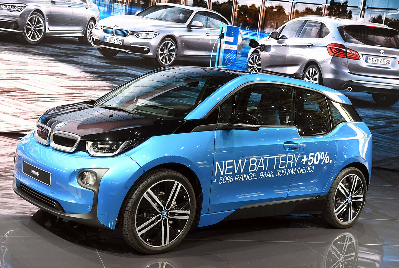 Derzeit ist der BMW i3 das einzige reine Elektroauto von BMW, doch es sollen mehr werden. Dafür wünscht sich der Betriebsrat eine eigene Batteriezellen-Produktion