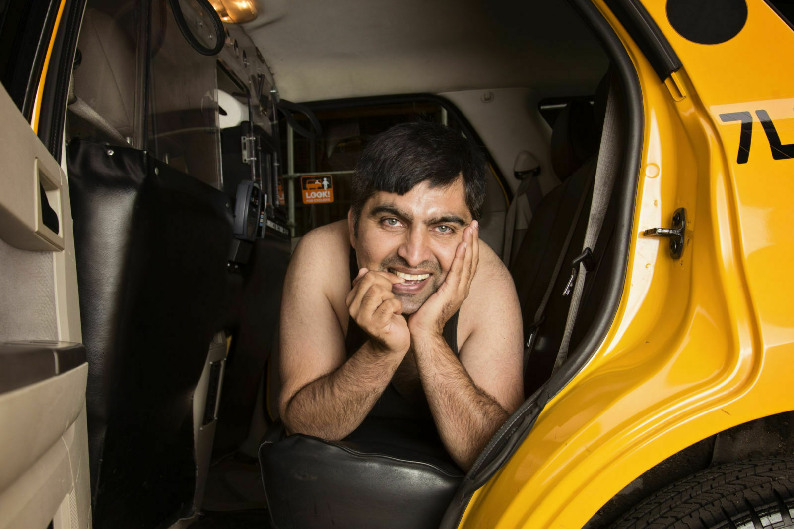 Lasziv auf Kunstleder: Die Taxifahrer nehmen sich selbst nicht ernst