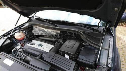 2016-08-13-einbau-haubenlifte-23321km-1