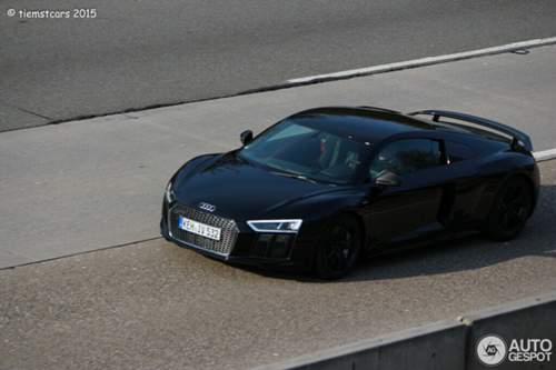 Audi-r8-v10-plus-2015-c933518032015182822-1