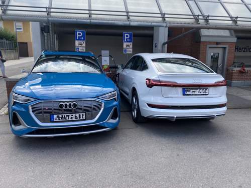 Zwei hungrige E-tron in Tettnang